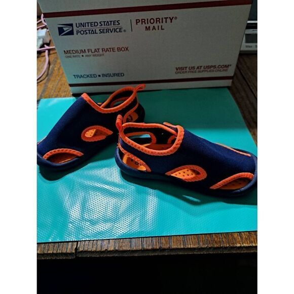 New Unisex 7M Oshkosh B'Gosh Summer Hook and Loop Quick Dry Sandals Water Shoes - Picture 4 of 6